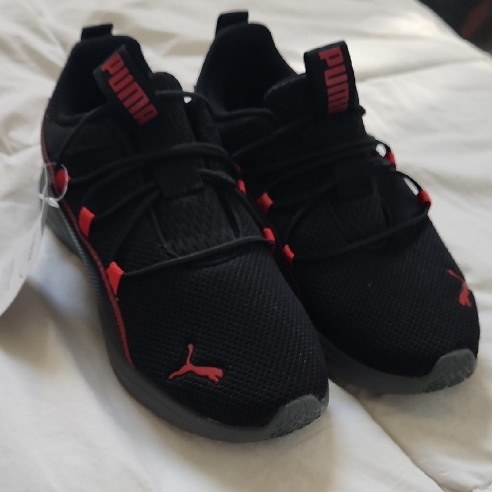 PUMA Black and Red Sneakers